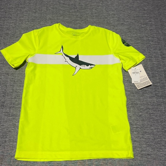 GAP swim top / rash guard. New with tags. Size youth medium. - Picture 1 of 3